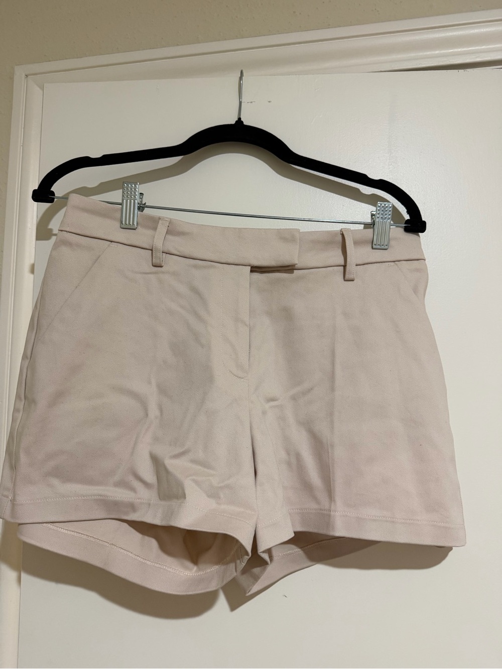 Express Women's Tailored Shorts in Pale Pink